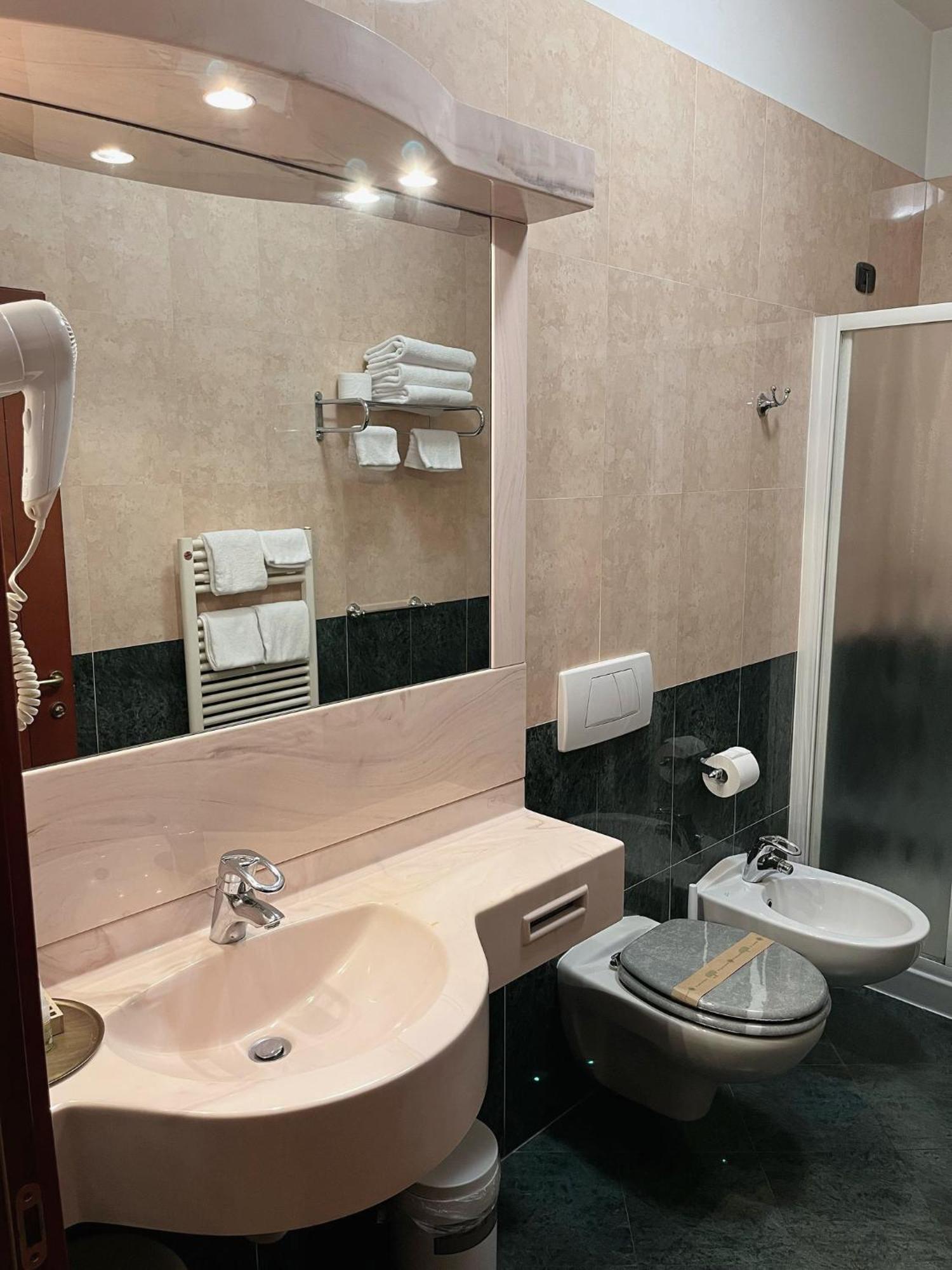 מילאנו Hotel Valganna מראה חיצוני תמונה